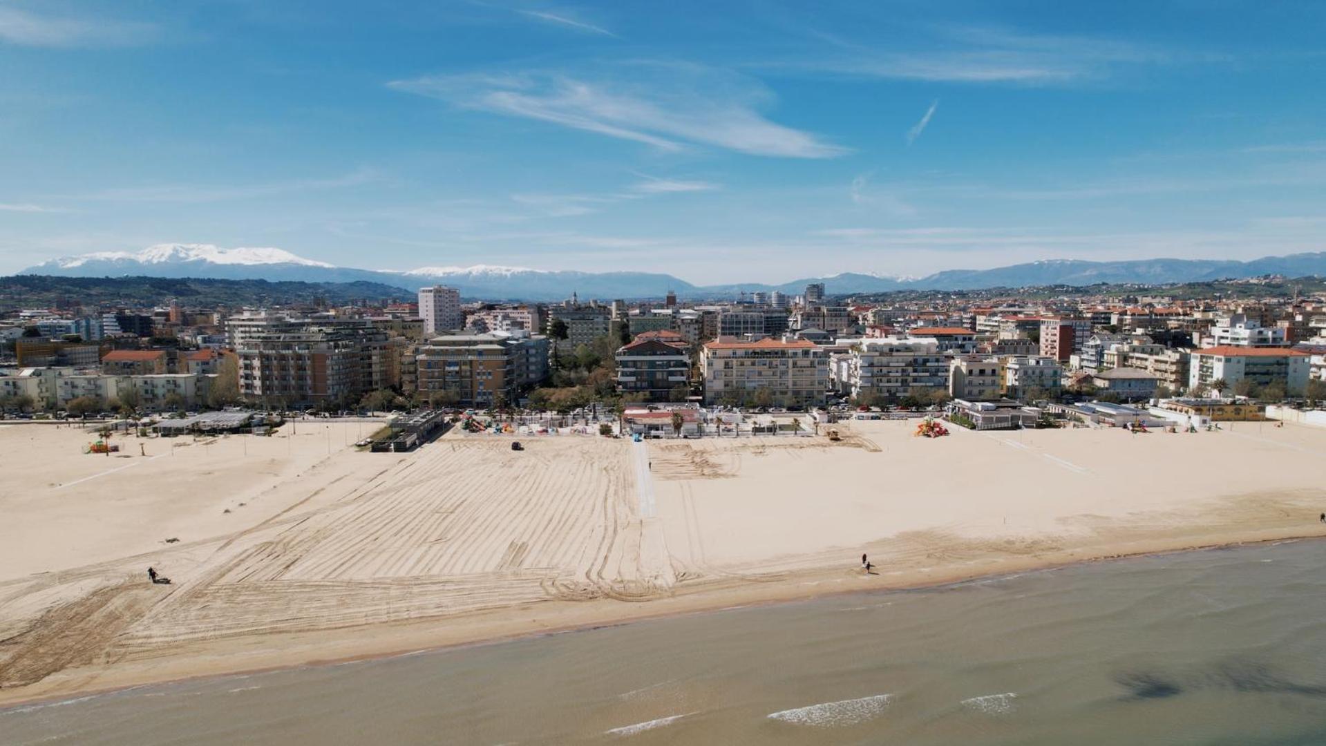 Augusto Al Mare Hotel Pescara Bagian luar foto